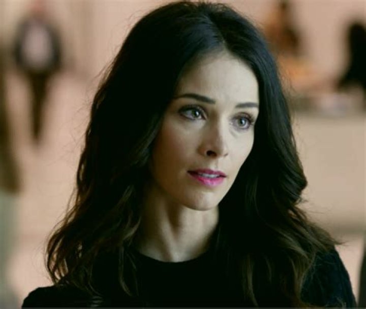 Abigail Spencer as Dana Scott, 'Scottie' in Suits. S3E01 The Arrangement