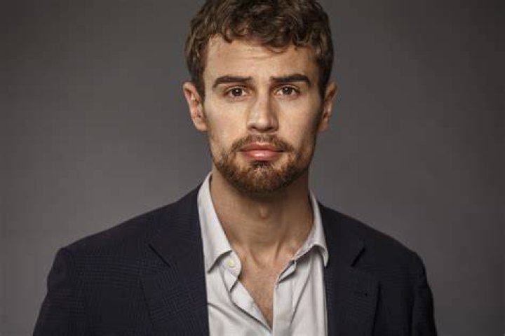 Actor Theo James relishes this &lsquo;Divergent&rsquo; experience Hero Complex