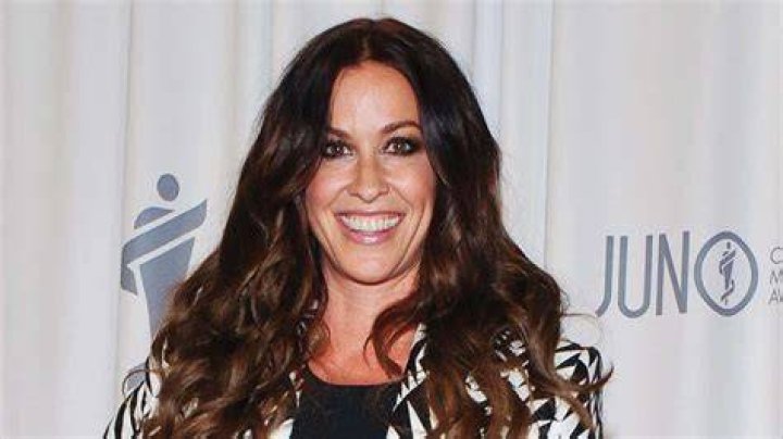 Alanis Morissette Net Worth, Age, Height, Wife, Biography
