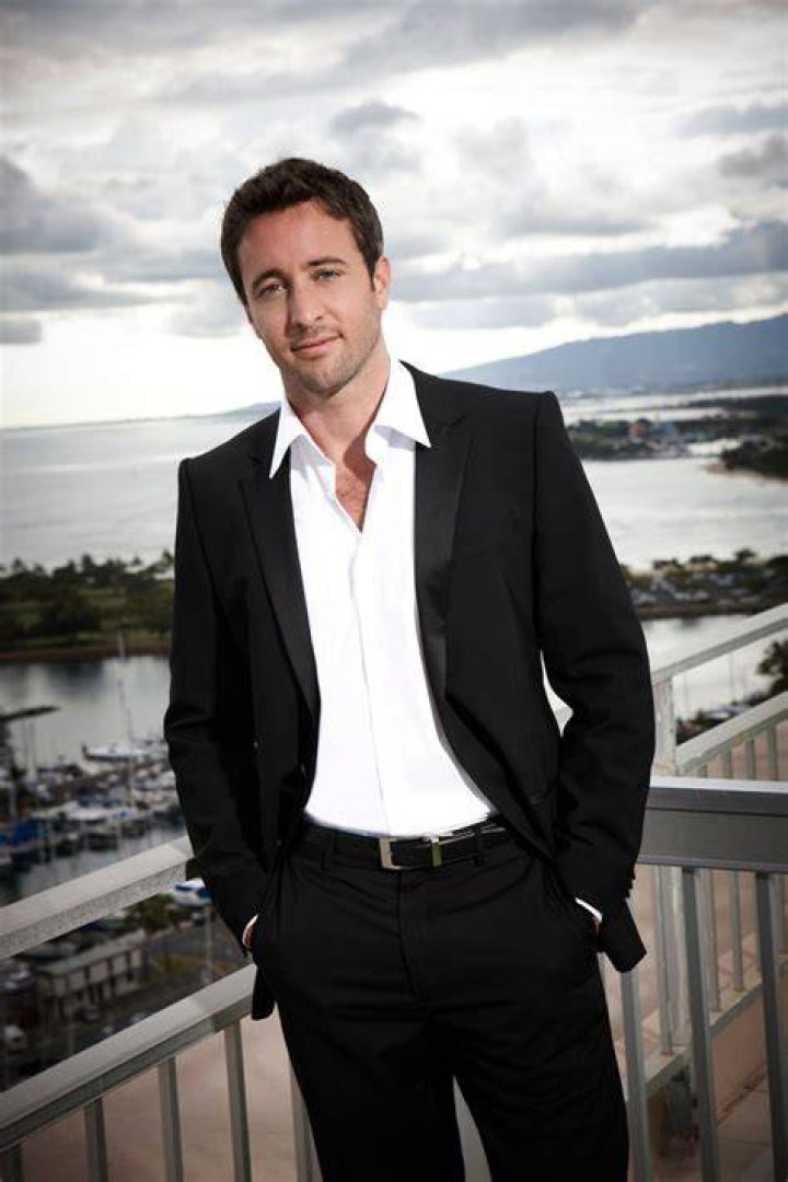 Alex O'Loughlin Marries Malia Jones Malia jones, Malia, Alex o'loughlin