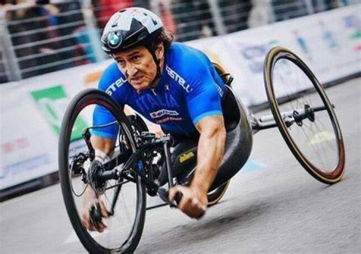 Alex Zanardi aggiornamento procede la ripresa, condizioni stabili