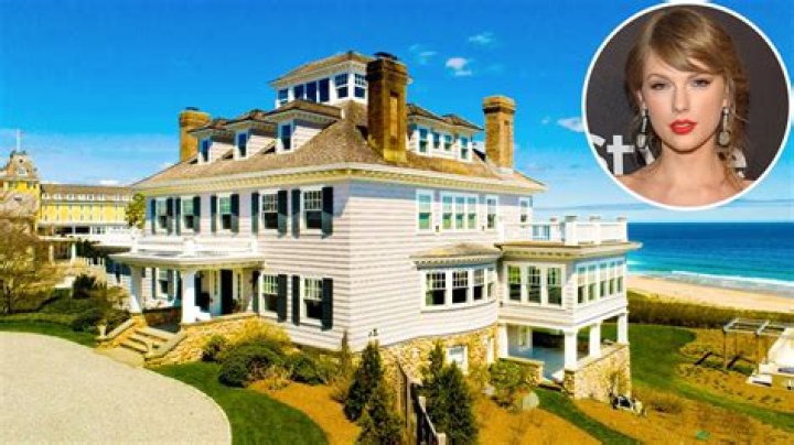 An Inside Look At Taylor Swift's Relationship With Her Parents