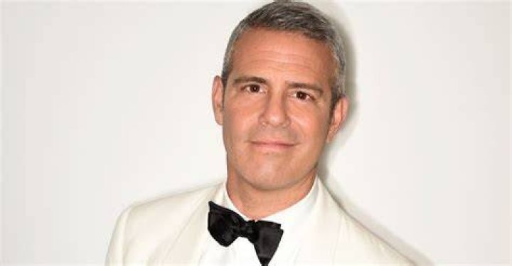 Andy Cohen 2024 dating, net worth, tattoos, smoking & body facts Taddlr