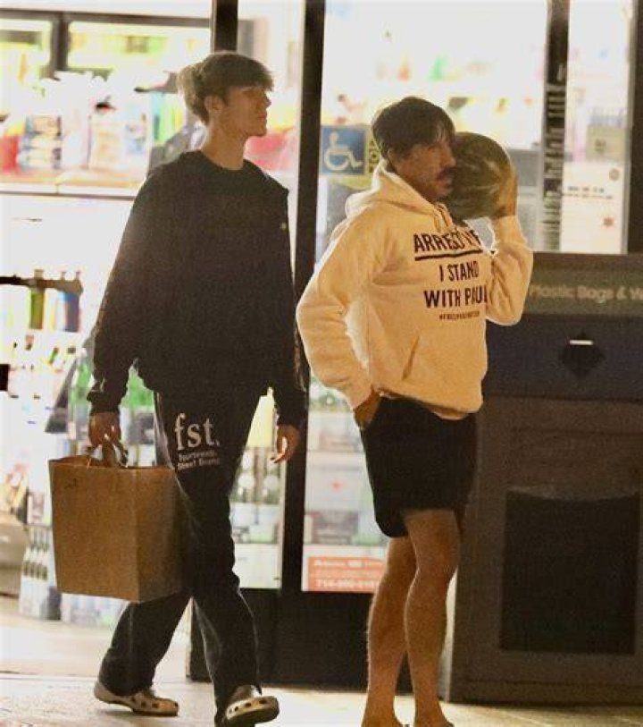 Anthony Kiedis Steps Out With New 20Something Model Girlfriend