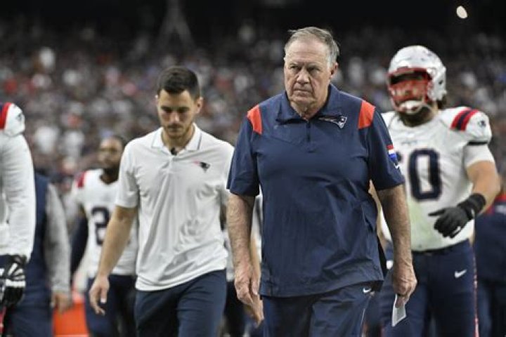 Bill Belichick's Longtime Girlfriend Turns Heads In Yoga Outfit The Spun