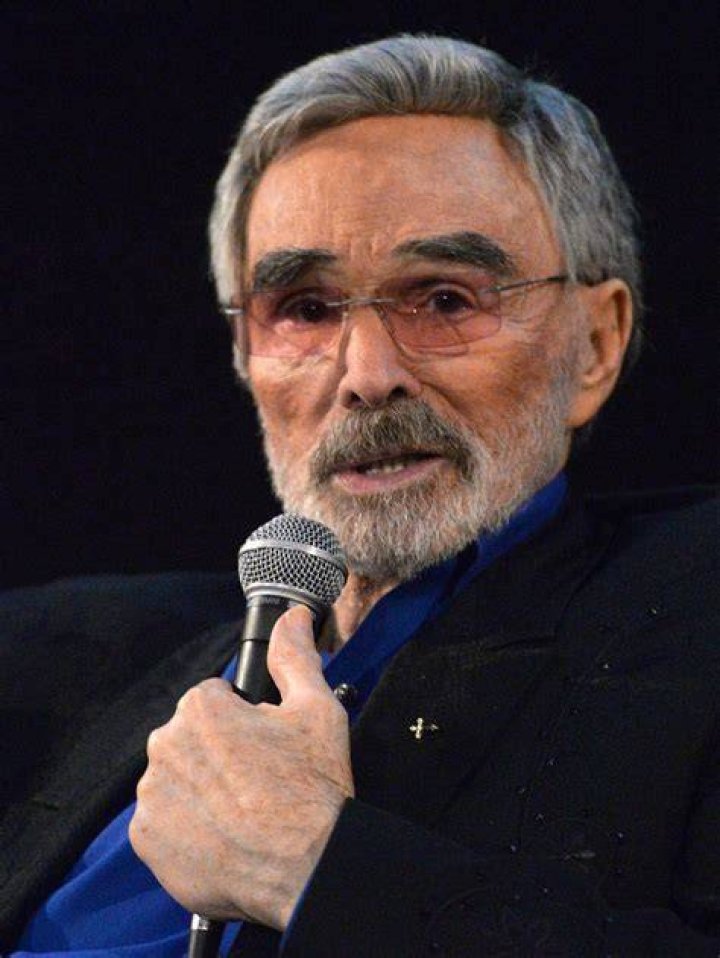 Burt Reynolds Hollywood star dies at 82 BBC News