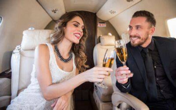 Can you bring alcohol on private jet?