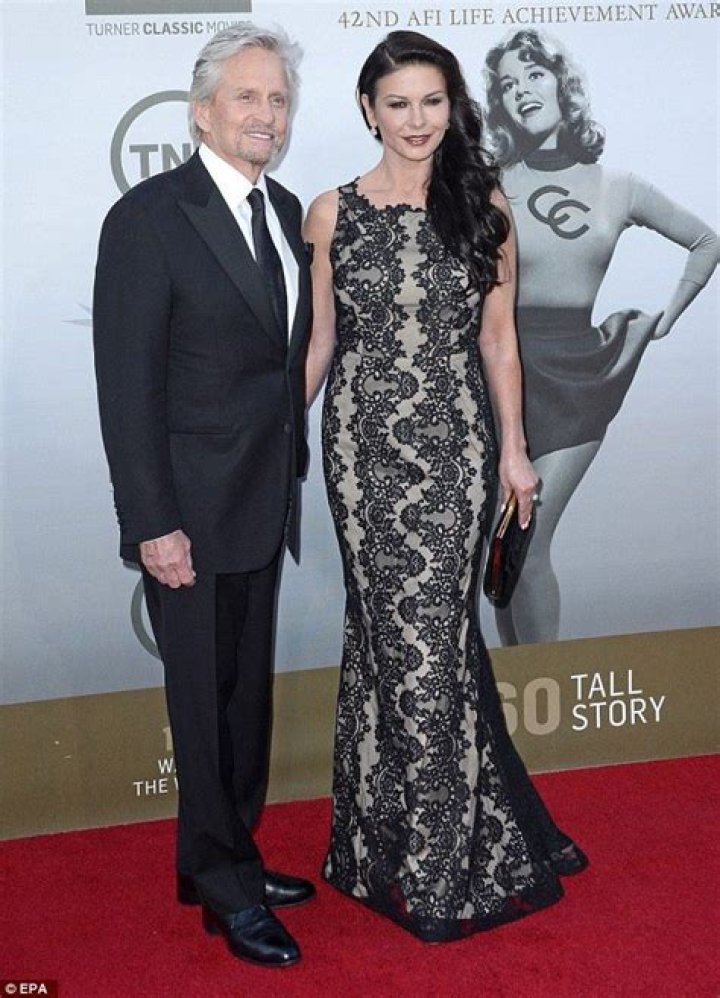 Celebrity age gap romances, can they last? Bruce willis, Celebrities