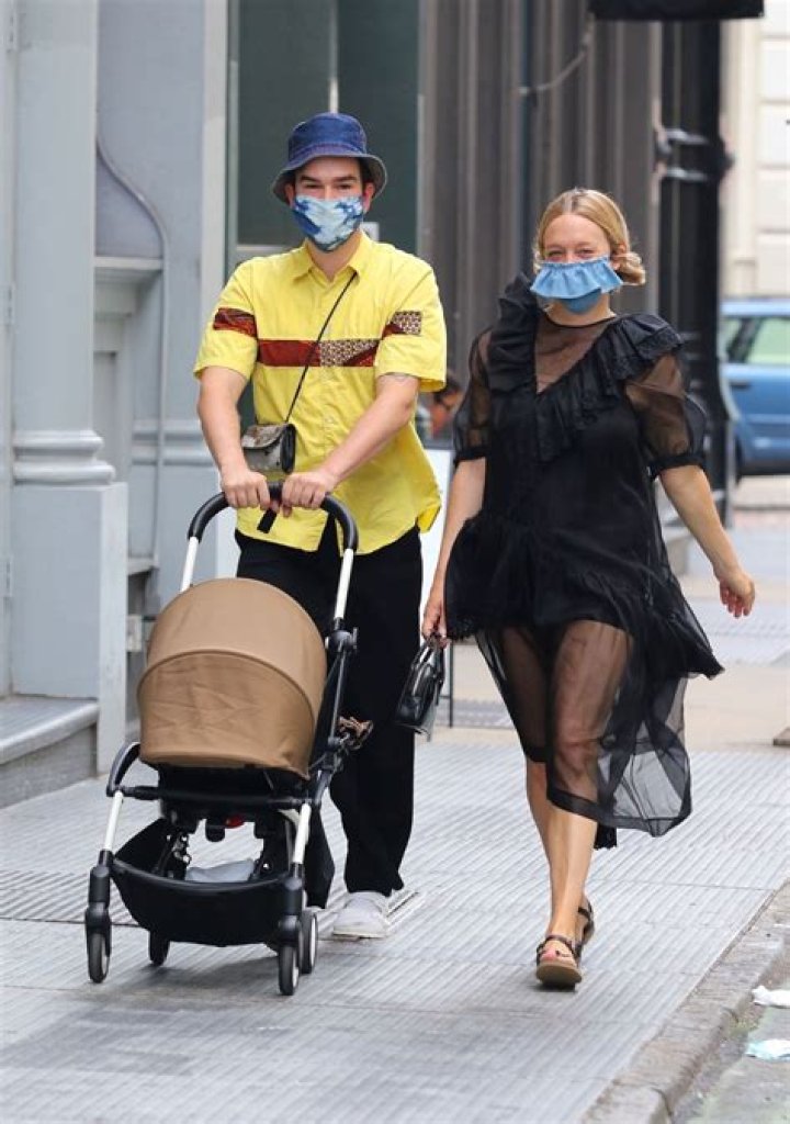 Chloe Sevigny Shopping With Boyfriend Sinisa Mackovic in Manhattan's