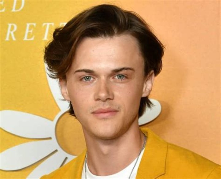 Chris Briney Biography, Age, Height, Girlfriend, Net Worth