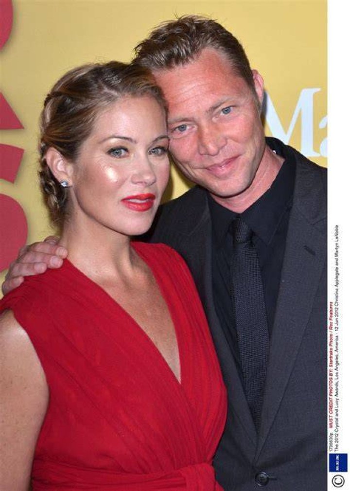 Christina Applegate marries rock star Martyn LeNoble in Los Angeles