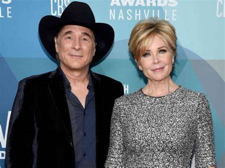 Clint Black, Wife Lisa Hartman Black & Daughter Lily Pearl Black Are