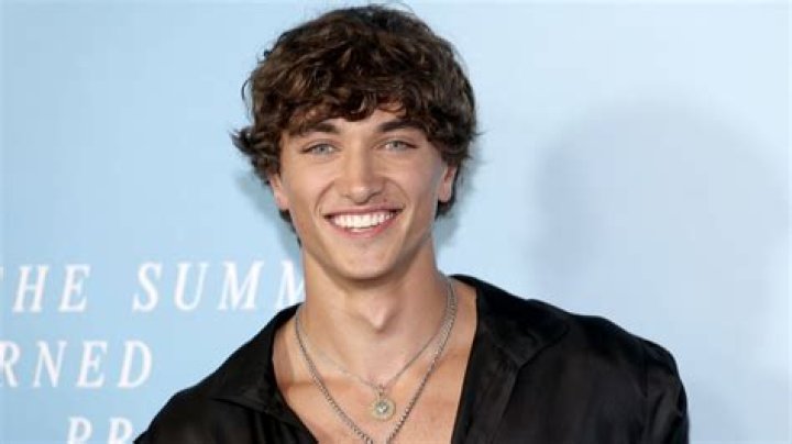 Com&rsquo;&egrave; oggi Gavin Casalegno, il giovane Damon in The Vampire Diaries