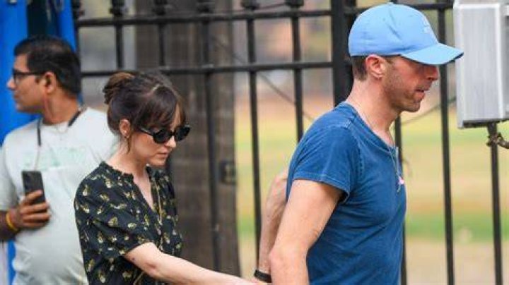Dakota Johnson & Chris Martin rusler rundt p&aring; Mallorca p&aring; ferie bilder