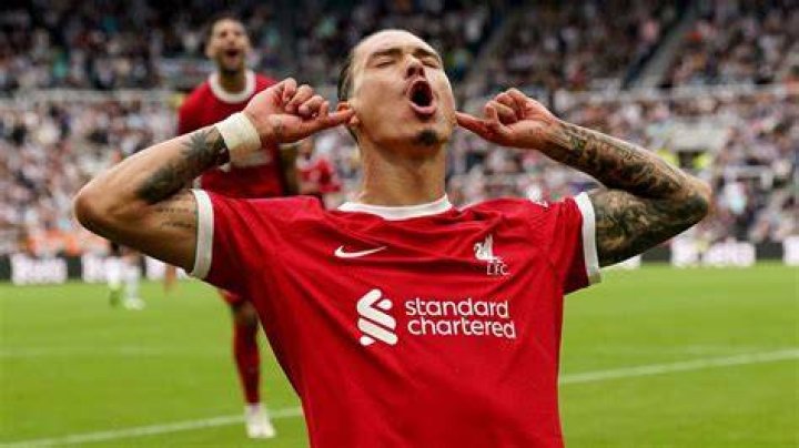 Darwin N&uacute;&ntilde;ez wife Is Liverpool star married to girlfriend Lorena Manas?