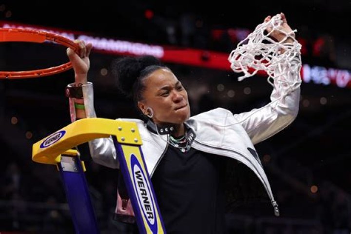 Dawn Staley's Feet I piedi di Dawn Staley Celebrities Feet 2022