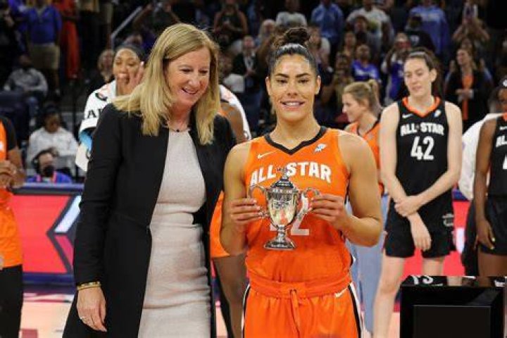 Did WNBA MVP Kelsey Plum Receive a Trophy That Cost Only 18?