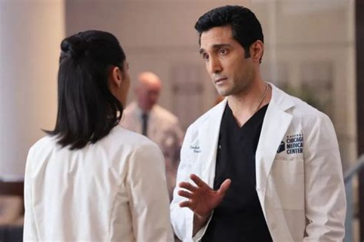 Dominic Rains Chicago med, Chicago shows, Chicago fire