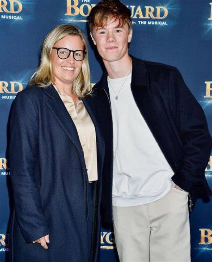 Edvin Ryding with his mom Pretty boys, Movie stars, Bodyguard
