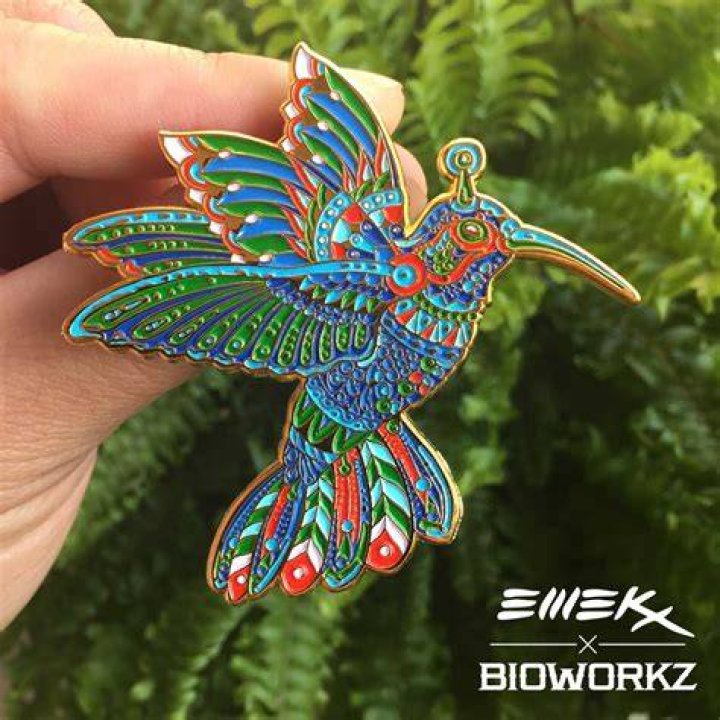 EMEK x BIOWORKZ Hummingbird Pin v.2 (Edition of 100)