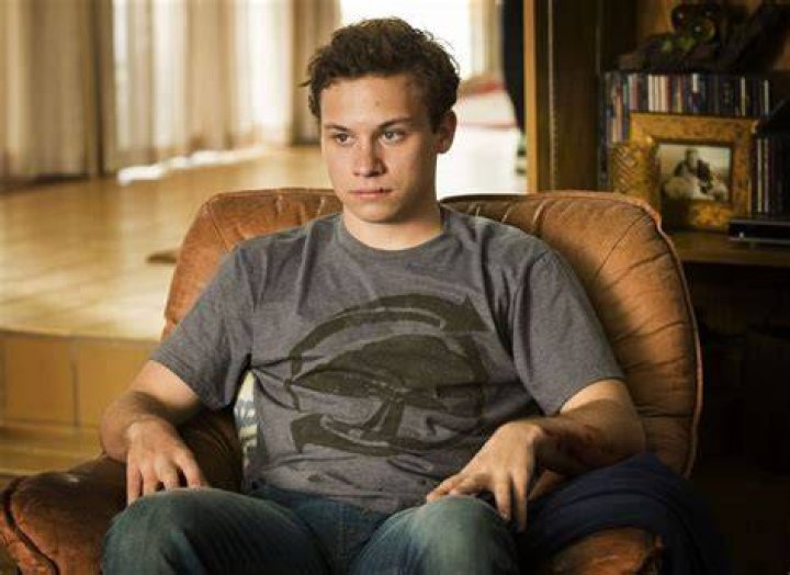 Finn Cole Atores, Crushs, Cortes
