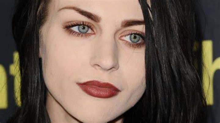 Frances Bean Cobain Makes Rare Appearance At Emmys AfterParty Life