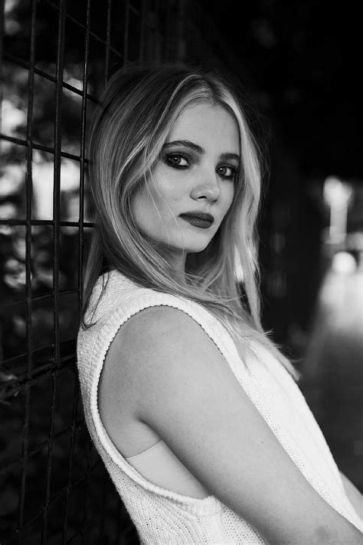Freya Allan Talks Season Two of The Witcher and More Who What Wear UK
