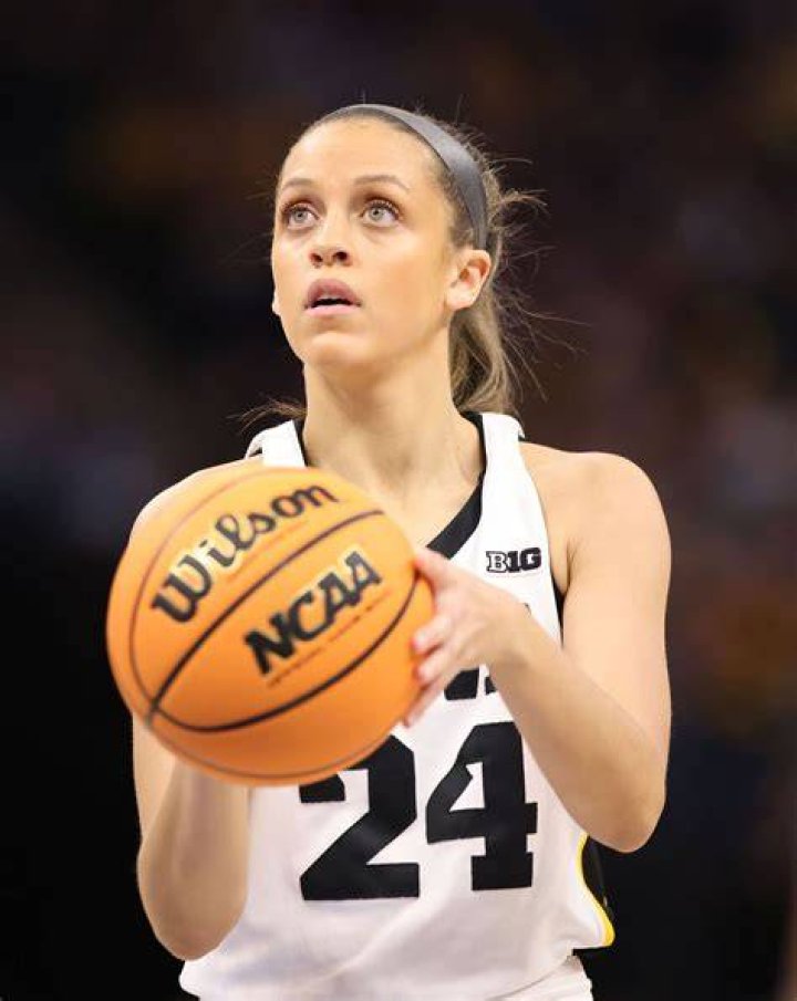 Gabbie Marshall has careerhigh scoring in Hawkeyes victory over Rutgers
