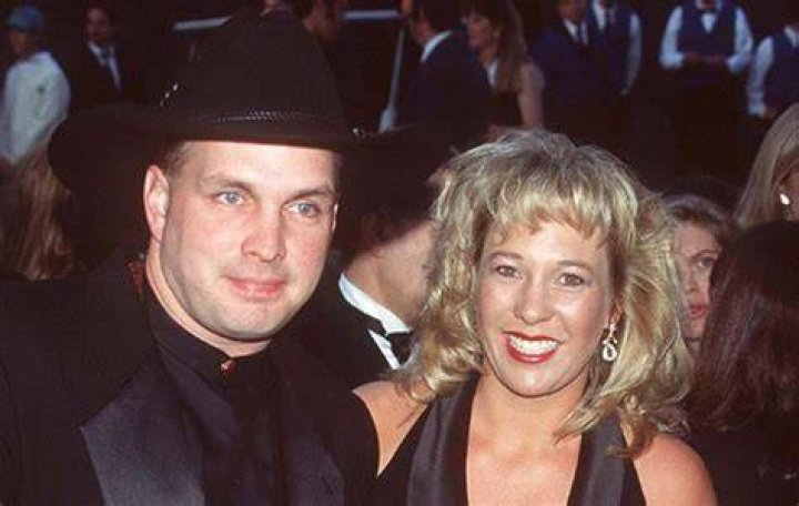 GARTH BROOKS AND EXWIFE SANDY MAHL COWROTE THESE SONGS…
