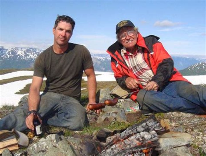 Gold rush Dustin Hurt Wiki bio, Net Worth, Wife. Realitystarfacts