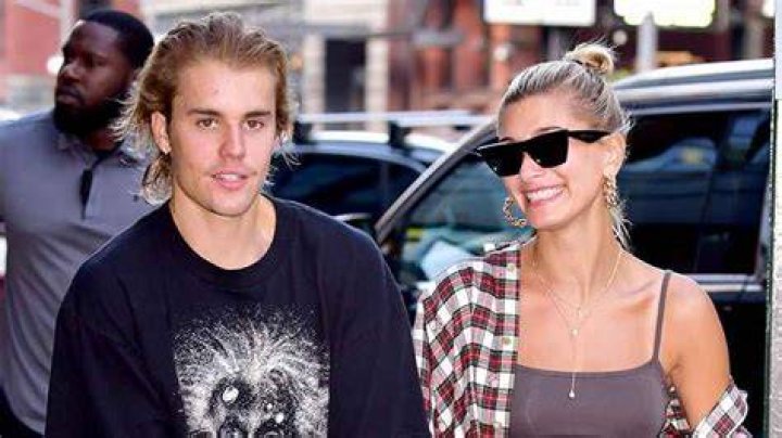 Hailey Baldwin Raves About Justin Bieber's 'Beautiful' Mom
