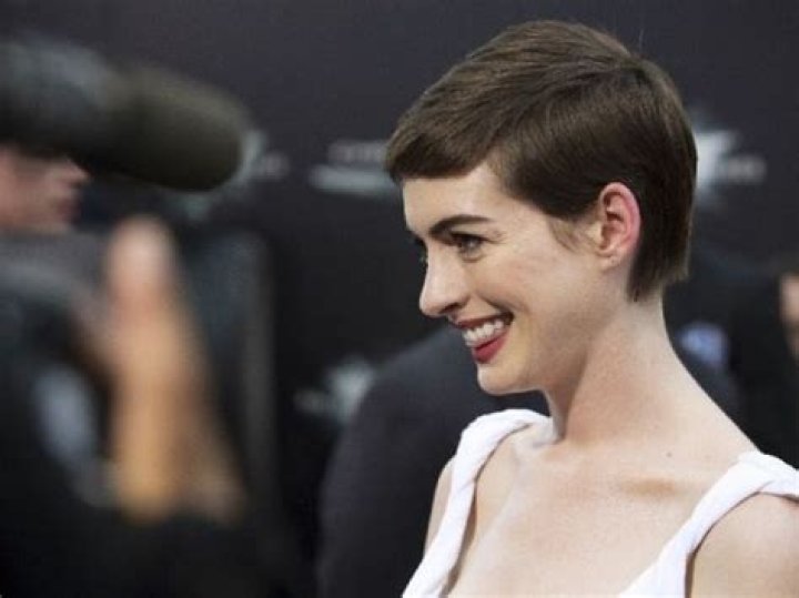 How Anne Hathaway Lost 25 Pounds For Her Role PK Baseline How Celebs