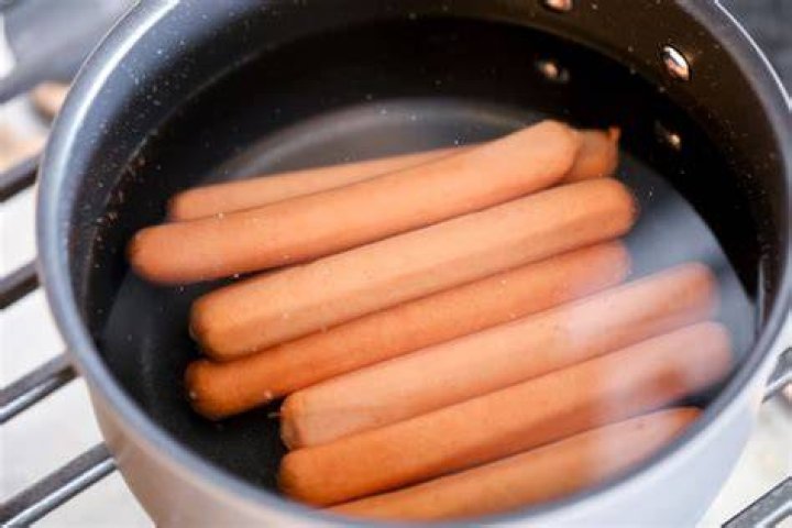 How long do frankfurts take to boil?
