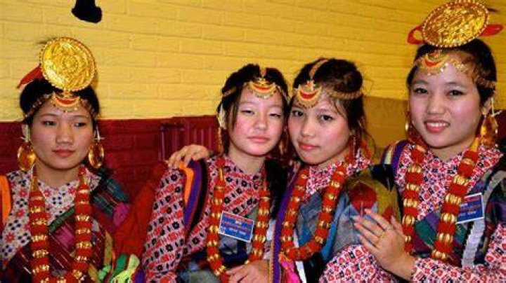 How many Indian live in Nepal?