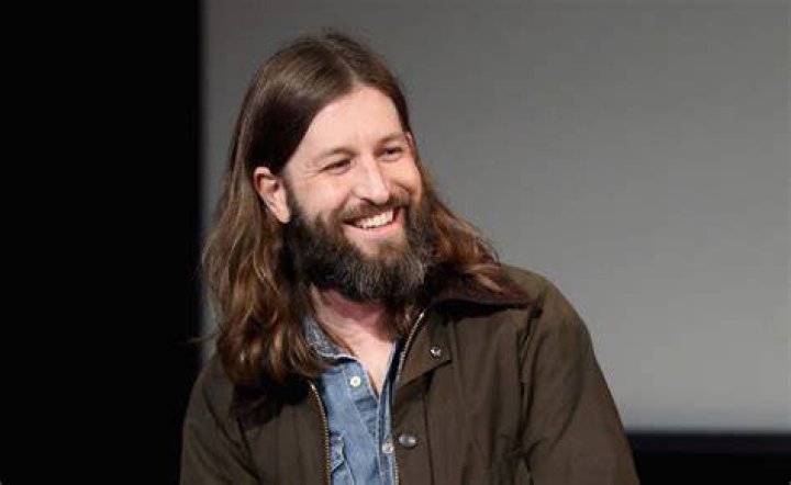 Interview PEN15 Director Sam Zvibleman Explains the Show's Evolution