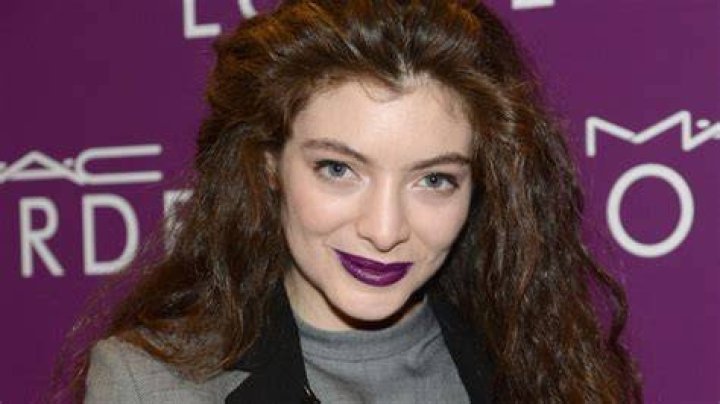 Is Lorde Transgender? Let’s Investigate Her Sexuality!