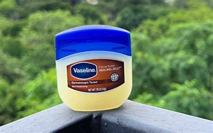 Is Vaseline good for chafing?