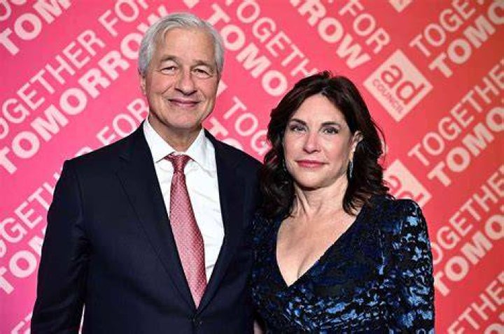Jamie Dimon 2021 Wife, net worth, tattoos, smoking & body facts Taddlr