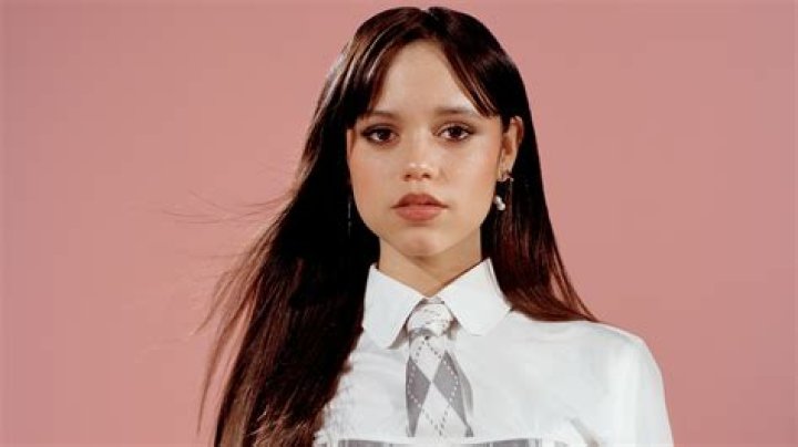 Jenna Ortega & 'Wednesday' Cast Praise "Collaborative" Director Tim