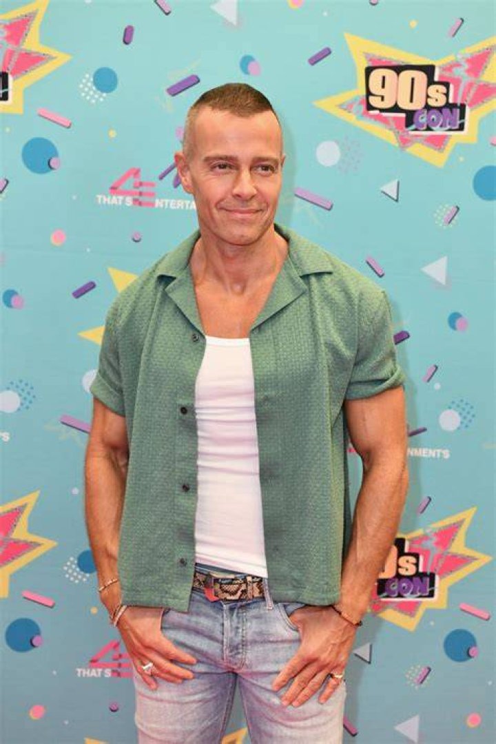 Joey Lawrence Sports A Blond CombOver At People's Choice Awards