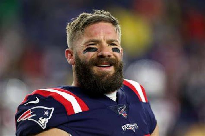 Julian Edelman drops comment on rumored girlfriend Daiane Sodre's IG