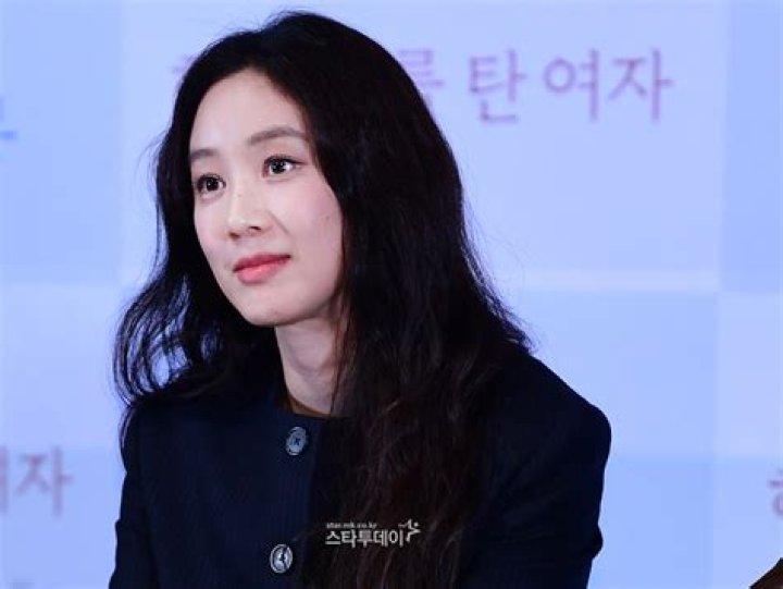 Jung Ryeo Won Returns With New Romance Drama About RealLife Marriage