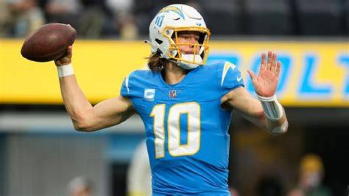 Justin Herbert Bio, NFL & Girlfriend [2023 Update] Players Bio