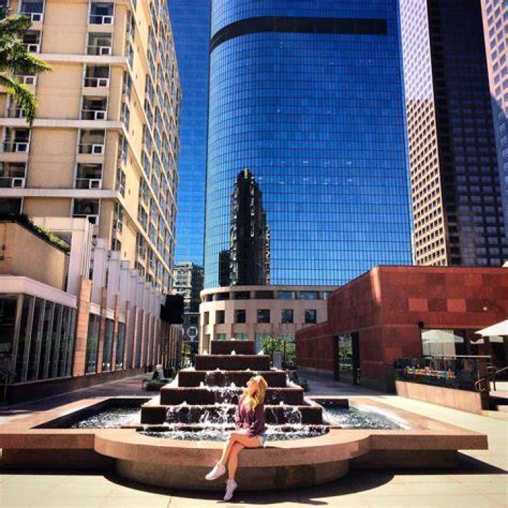 LA Hikes Metropolitan Molly
