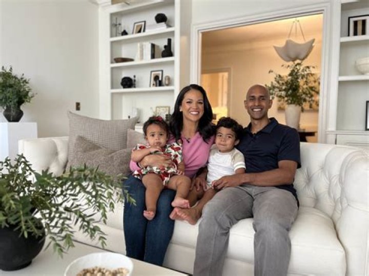 Laura Jarrett (William & Valerie Jarrett Daughter), CNN, Age, Husband