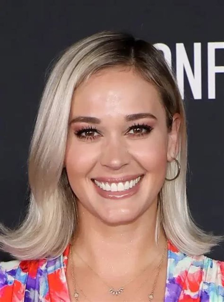 Lauren Compton (Actress) Wiki, Biography, Age, Boyfriend, Family, Facts
