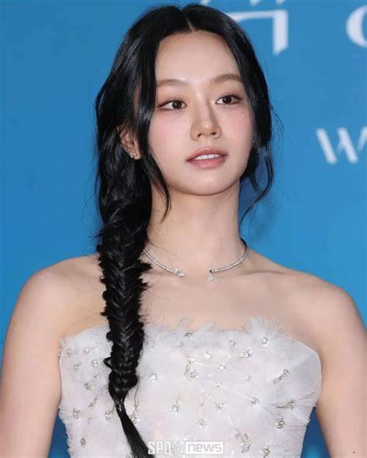 Lee Hyeri image