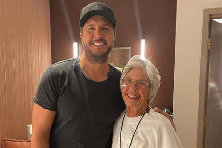 Luke Bryan Says His Mom LeClaire "Knows How To Turn On The Charm" When