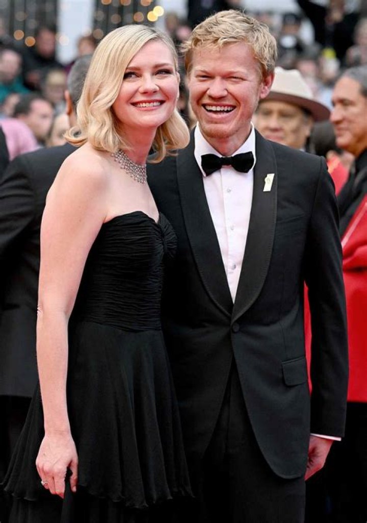 N.J.&rsquo;s Kirsten Dunst marries Jesse Plemons. Parents of 2 celebrate with
