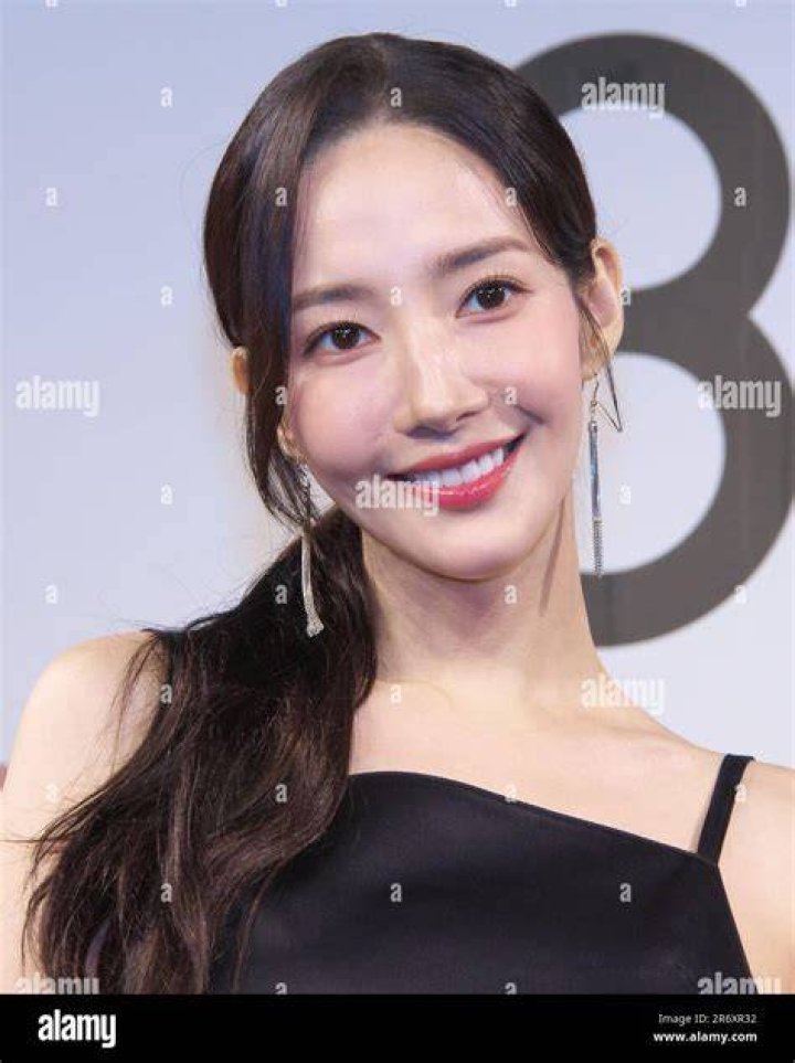 Park Min Young's Transformation Before and After Plastic Surgery, Makes
